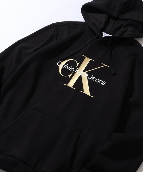 Calvin Klein(カルバン・クライン)の「【Calvin Klein/カルバンクライン】 CK MONOGRAM LOGO PULLOVER HOODIE/CKモノグラム ロゴプリント プルオーバーフーディー(パーカー・メンズ・ブラック系1/ブラック系2・S/M/L/XL)」の16枚目の写真