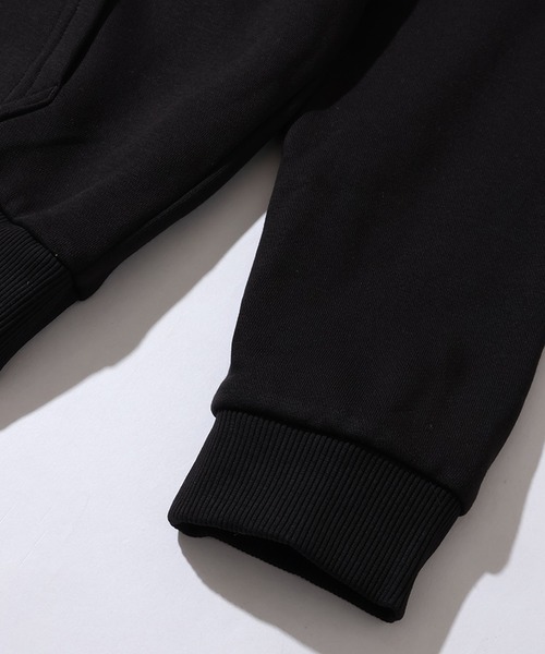 Calvin Klein(カルバン・クライン)の「【Calvin Klein/カルバンクライン】 CK MONOGRAM LOGO PULLOVER HOODIE/CKモノグラム ロゴプリント プルオーバーフーディー(パーカー・メンズ・ブラック系1/ブラック系2・S/M/L/XL)」の3枚目の写真