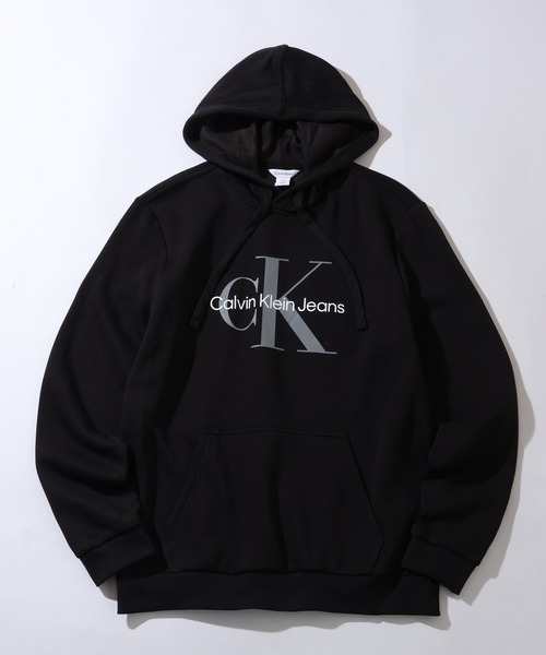 Calvin Klein(カルバン・クライン)の「【Calvin Klein/カルバンクライン】 CK MONOGRAM LOGO PULLOVER HOODIE/CKモノグラム ロゴプリント プルオーバーフーディー(パーカー・メンズ・ブラック系1/ブラック系2・S/M/L/XL)」の7枚目の写真