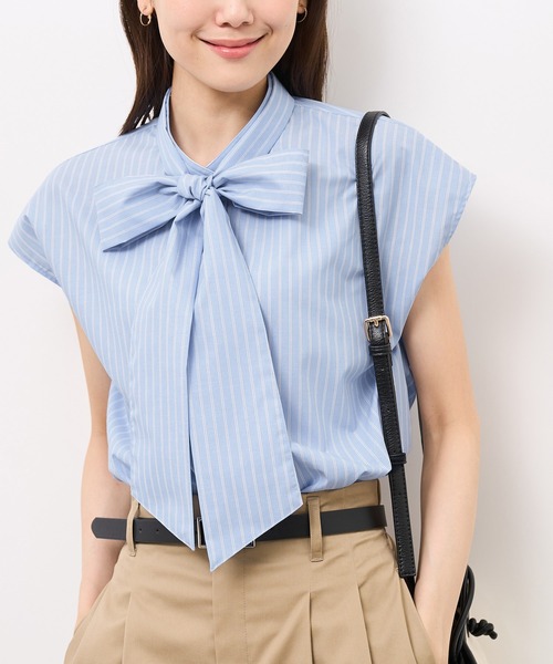 ROPE' PICNIC(ロペピクニック)の「【防シワ】リボンフレンチスリーブシャツ(シャツ/ブラウス・レディース・ブルー/オフホワイト/サックスブルー/イエロー・38)」の2枚目の写真