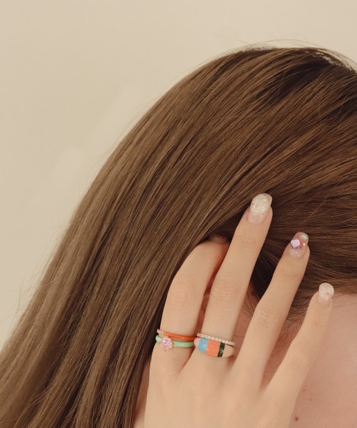 NOIR DE POUPEE（ノワールドプーペ）の「【WEB限定】silver925 ラウンドCZ エナメルリング（リング・レディース・ブルー/オレンジ/ブラウン/グリーン・#11/#13/#15）」の2枚目の写真