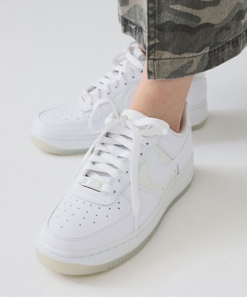 NIKE(ナイキ)の「NIKE / エア フォース 1 '07(スニーカー・レディース・ホワイト・23.5cm/24.5cm/24.0cm/25.0cm/23.0cm)」の1枚目の写真