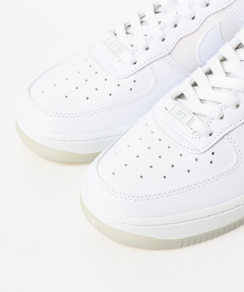 NIKE(ナイキ)の「NIKE / エア フォース 1 '07(スニーカー・レディース・ホワイト・23.5cm/24.5cm/24.0cm/25.0cm/23.0cm)」の3枚目の写真