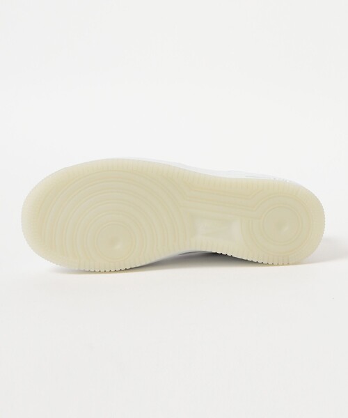 NIKE(ナイキ)の「NIKE / エア フォース 1 '07(スニーカー・レディース・ホワイト・23.5cm/24.5cm/24.0cm/25.0cm/23.0cm)」の5枚目の写真