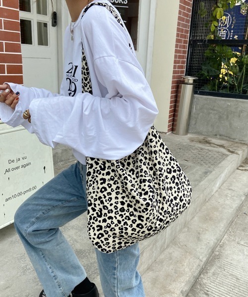 Miniministore（ミニミニストア）の「大容量 レオパード柄 ショルダーバッグ（ショルダーバッグ・レディース・アイボリー/ブラウン/ライトブラウン・FREE）」の7枚目の写真