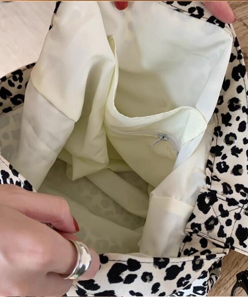 Miniministore（ミニミニストア）の「大容量 レオパード柄 ショルダーバッグ（ショルダーバッグ・レディース・アイボリー/ブラウン/ライトブラウン・FREE）」の17枚目の写真