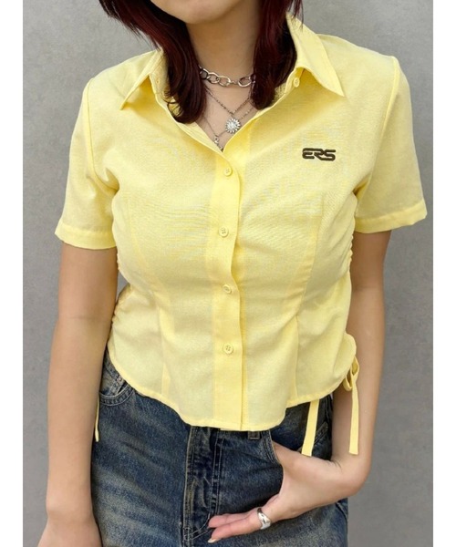 EVRIS（エヴリス）の「ワンポイントドロストショートシャツ（シャツ/ブラウス・レディース・その他1/イエロー/ホワイト・FREE）」の3枚目の写真