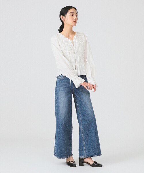 Ray BEAMS（レイビームス）の「シャーリング リボン クルーネック ブラウス（シャツ/ブラウス・レディース・ホワイト/ブラック・ONE SIZE）」の4枚目の写真