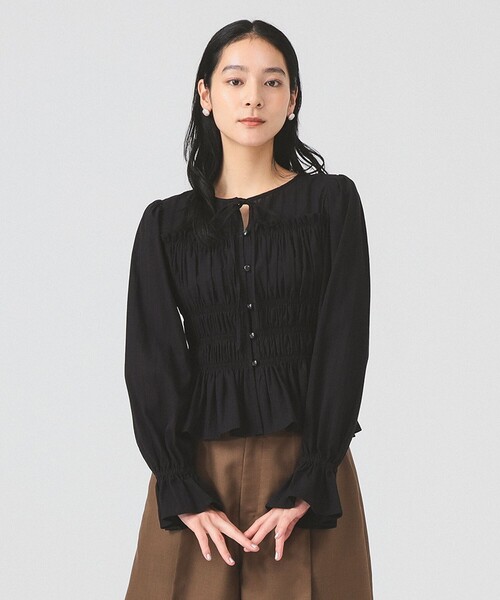 Ray BEAMS（レイビームス）の「シャーリング リボン クルーネック ブラウス（シャツ/ブラウス・レディース・ホワイト/ブラック・ONE SIZE）」の9枚目の写真