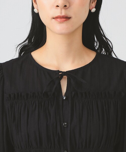 Ray BEAMS（レイビームス）の「シャーリング リボン クルーネック ブラウス（シャツ/ブラウス・レディース・ホワイト/ブラック・ONE SIZE）」の11枚目の写真