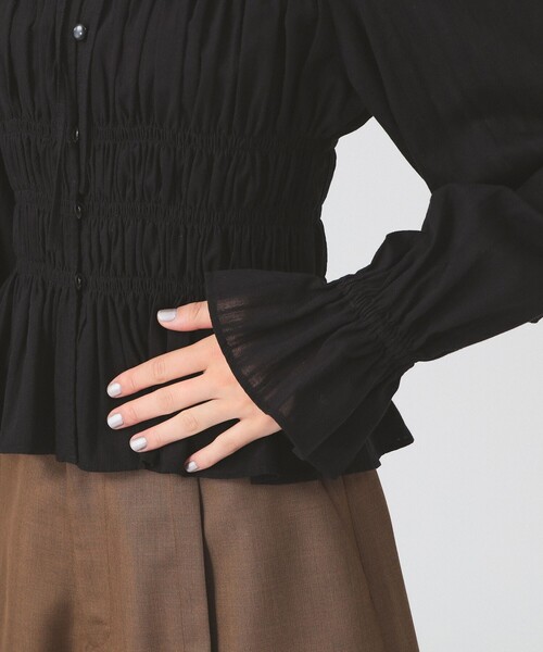 Ray BEAMS（レイビームス）の「シャーリング リボン クルーネック ブラウス（シャツ/ブラウス・レディース・ホワイト/ブラック・ONE SIZE）」の12枚目の写真