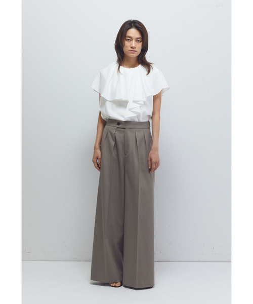 1er Arrondissement（プルミエアロンディスモン）の「ナイロンクロスケープカラーブラウス（シャツ/ブラウス・レディース・ブラック系その他3/イエロー系その他5/オフホワイト・36/38）」の18枚目の写真