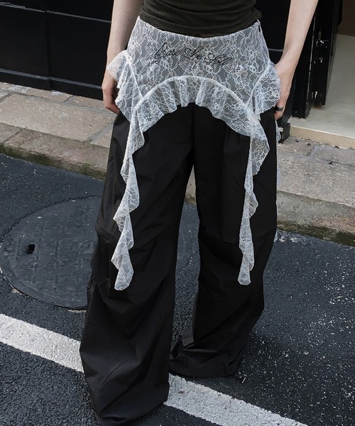 VEILA(ヴェイラ)の「フリルレースレイヤードタックワイドパンツ カーゴパンツ(その他パンツ・レディース・ブラック・S/M/L)」の10枚目の写真