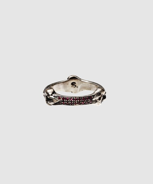 TAKAHIROMIYASHITATheSoloIst.(タカヒロミヤシタザソロイスト)の「bone shaped band ring.with ruby(リング・メンズ・シルバー・US8/US8.5)」の1枚目の写真