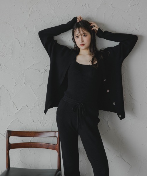 slattgir（スラットジール）の「高身長　ニットアンサンブル（カーディガン＋キャミソール）（セットアップ対応）（トールサイズ）Essenave（ニット/セーター・レディース・ブラック/ベージュ/カーキ・TM/TL/TLL/T3L）」の18枚目の写真