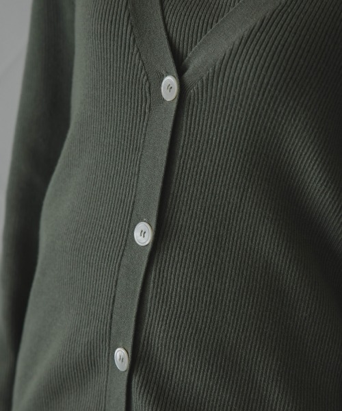 slattgir（スラットジール）の「高身長　ニットアンサンブル（カーディガン＋キャミソール）（セットアップ対応）（トールサイズ）Essenave（ニット/セーター・レディース・ブラック/ベージュ/カーキ・TM/TL/TLL/T3L）」の22枚目の写真