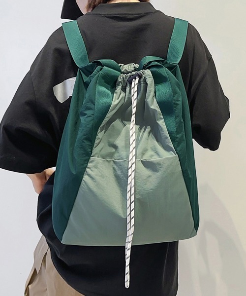 ReRe(リリ)の「ドローストリングカジュアルトートリュック(トートバッグ・レディース・オフホワイト/ブラック/グリーン/パープル・FREE)」の11枚目の写真