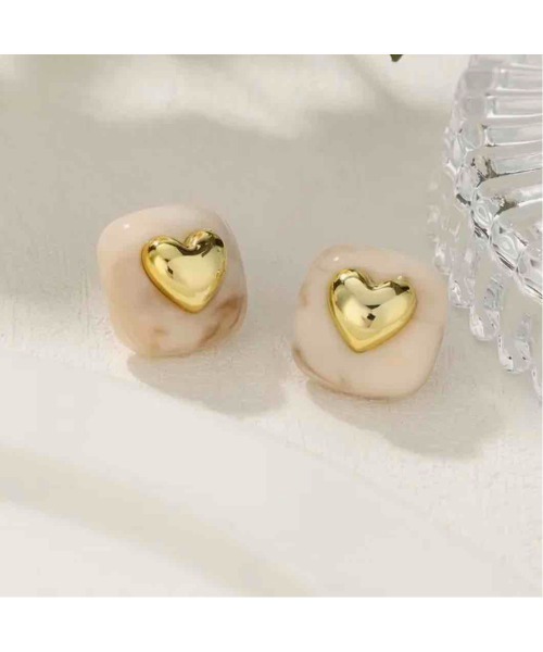 tone(トーン)の「【88eighty-eight】ゴールドハートスクエアレトロピアス【import】(MA)(ピアス(両耳用)・レディース・ベージュ/グリーン/レッド・FREE)」の1枚目の写真