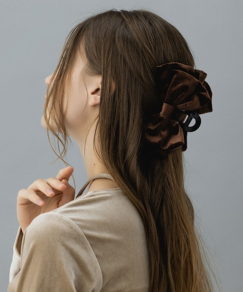 LA MUe(ラミュー)の「【LA MUE】ベロアリボンバンスクリップ(バレッタ/ヘアクリップ・レディース・ブラウン/ピンク/ブラック・FREE)」の20枚目の写真
