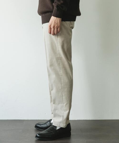 URBAN RESEARCH DOORS(アーバンリサーチドアーズ)の「『UR TECH』コーデュロイトラウザー(その他パンツ・メンズ・チャコールグレー/オフホワイト/ブラウン/ネイビー・SMALL/X-LARGE/MEDIUM/LARGE)」の15枚目の写真