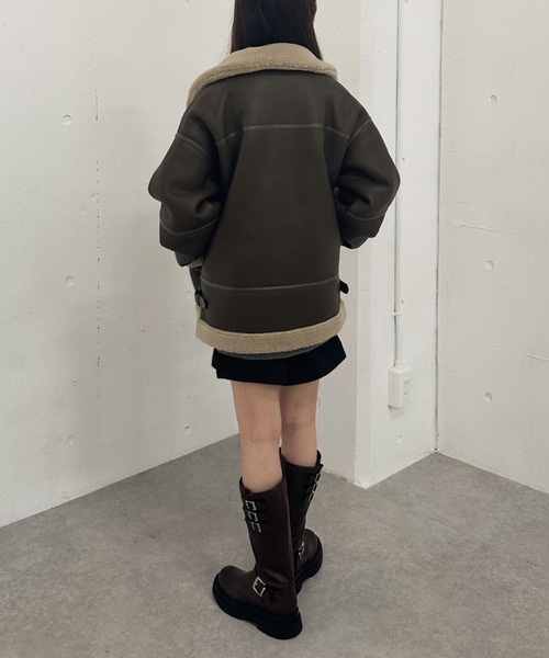 archives(アルシーヴ)の「フェイクレザーミドルムートンジャケット(ムートンコート・レディース・ブラック/ブラウン・MEDIUM)」の21枚目の写真