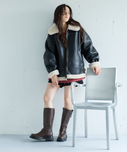 archives(アルシーヴ)の「フェイクレザーミドルムートンジャケット(ムートンコート・レディース・ブラック/ブラウン・MEDIUM)」の10枚目の写真