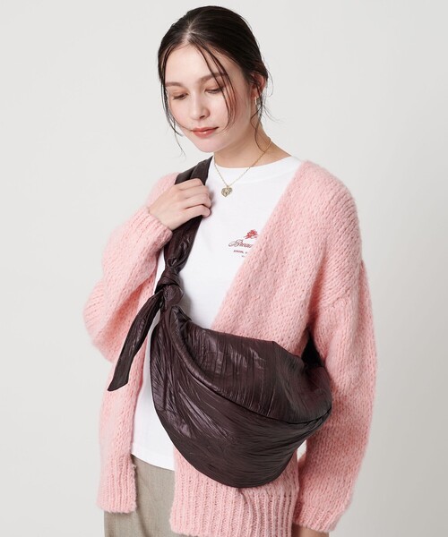 BEAUTY&YOUTH UNITED ARROWS（ビューティーアンドユースユナイテッドアローズ）の「レザーライク ギャザー ショルダーバッグ（ショルダーバッグ・レディース・ブラック/ワイン・FREE）」の3枚目の写真