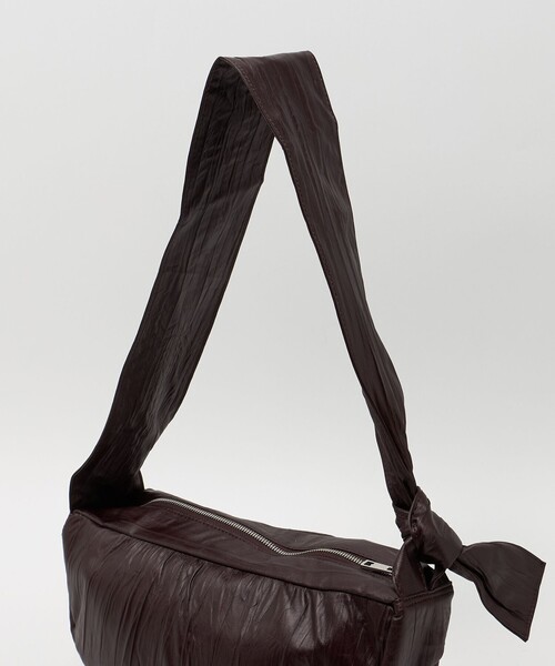 BEAUTY&YOUTH UNITED ARROWS（ビューティーアンドユースユナイテッドアローズ）の「レザーライク ギャザー ショルダーバッグ（ショルダーバッグ・レディース・ブラック/ワイン・FREE）」の13枚目の写真