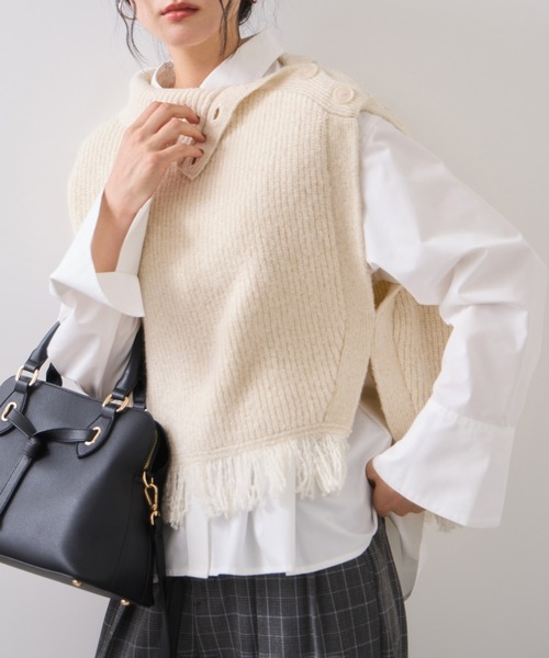 VIS（ビス）の「ボタンデザインポンチョベスト（ベスト・レディース・チャコールグレー/オフホワイト・FREE）」の2枚目の写真