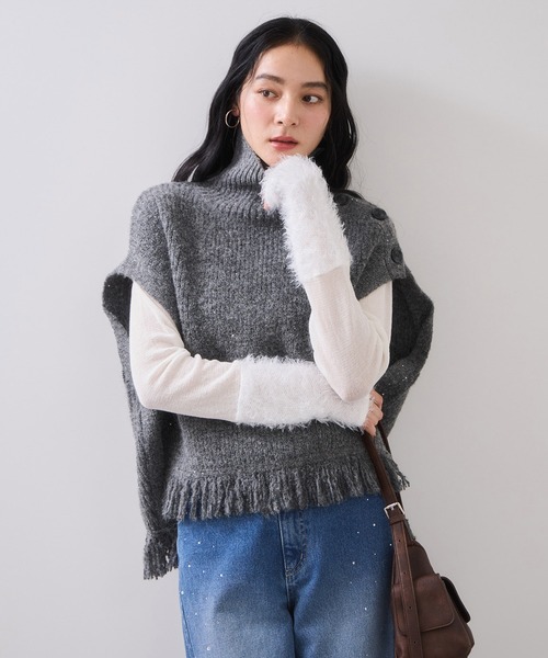 VIS（ビス）の「ボタンデザインポンチョベスト（ベスト・レディース・チャコールグレー/オフホワイト・FREE）」の4枚目の写真