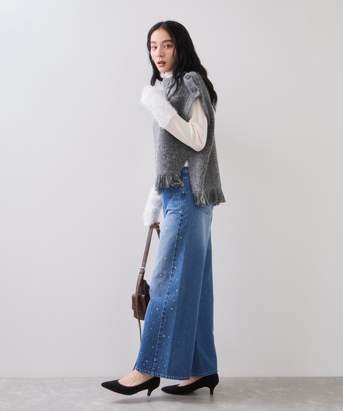 VIS（ビス）の「ボタンデザインポンチョベスト（ベスト・レディース・チャコールグレー/オフホワイト・FREE）」の11枚目の写真