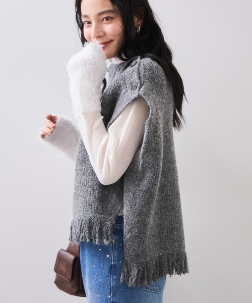 VIS（ビス）の「ボタンデザインポンチョベスト（ベスト・レディース・チャコールグレー/オフホワイト・FREE）」の5枚目の写真