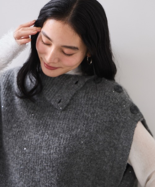 VIS（ビス）の「ボタンデザインポンチョベスト（ベスト・レディース・チャコールグレー/オフホワイト・FREE）」の6枚目の写真