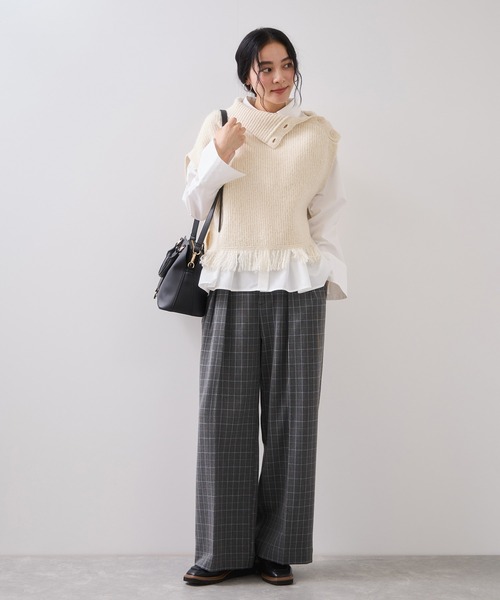 VIS（ビス）の「ボタンデザインポンチョベスト（ベスト・レディース・チャコールグレー/オフホワイト・FREE）」の12枚目の写真