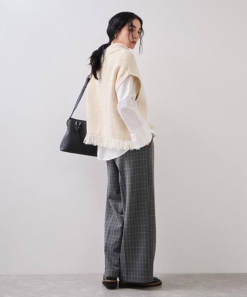 VIS（ビス）の「ボタンデザインポンチョベスト（ベスト・レディース・チャコールグレー/オフホワイト・FREE）」の13枚目の写真