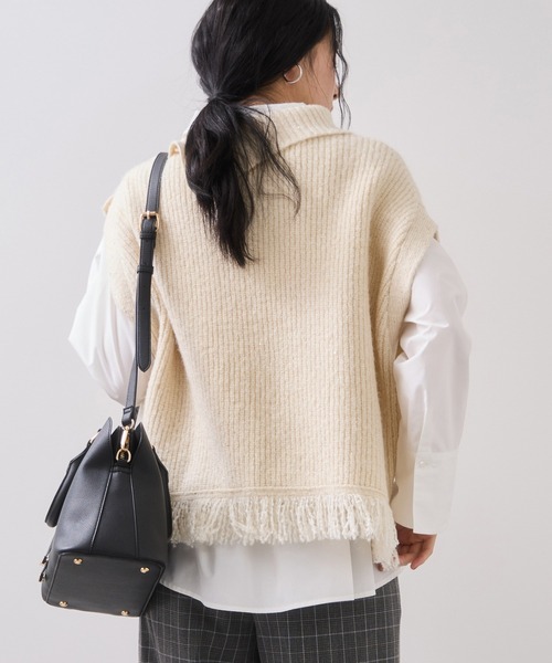 VIS（ビス）の「ボタンデザインポンチョベスト（ベスト・レディース・チャコールグレー/オフホワイト・FREE）」の8枚目の写真