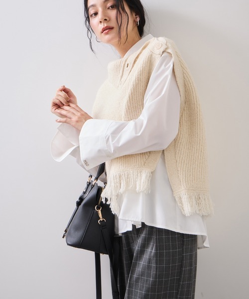 VIS（ビス）の「ボタンデザインポンチョベスト（ベスト・レディース・チャコールグレー/オフホワイト・FREE）」の10枚目の写真