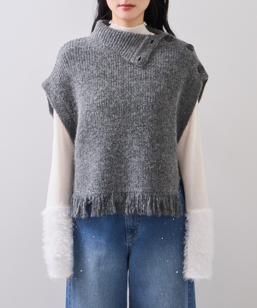 VIS（ビス）の「ボタンデザインポンチョベスト（ベスト・レディース・チャコールグレー/オフホワイト・FREE）」の14枚目の写真