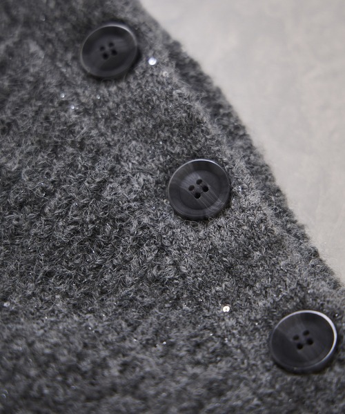 VIS（ビス）の「ボタンデザインポンチョベスト（ベスト・レディース・チャコールグレー/オフホワイト・FREE）」の20枚目の写真