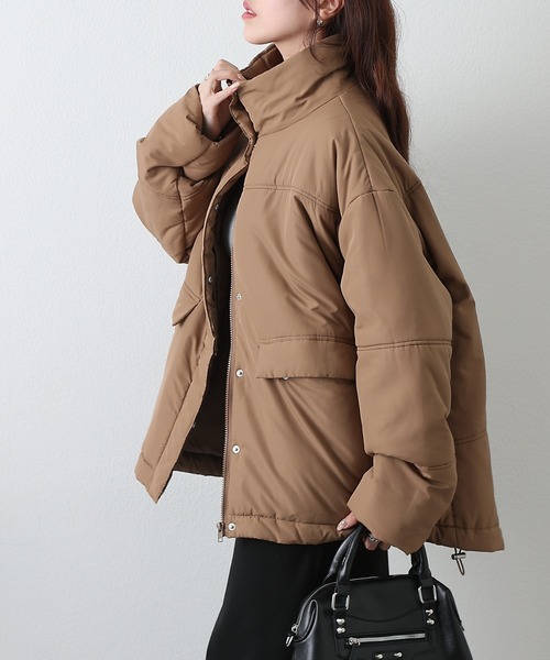 COLONY 2139(コロニートゥーワンスリーナイン)の「スタンドカラー中綿コート(ブルゾン・レディース・モカ/ブラック・FREE)」の18枚目の写真