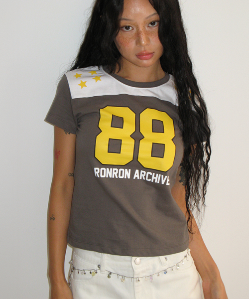 RONRON(ロンロン)の「SPORTY 88 STAR SHORT T SHIRT CHARCOAL(Tシャツ/カットソー・レディース・その他・FREE)」の1枚目の写真