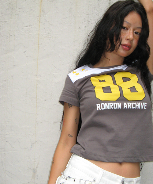 RONRON(ロンロン)の「SPORTY 88 STAR SHORT T SHIRT CHARCOAL(Tシャツ/カットソー・レディース・その他・FREE)」の3枚目の写真