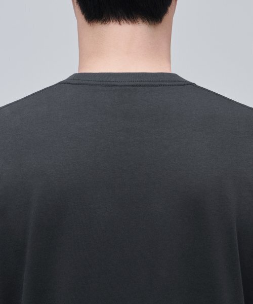 MUSINSA STANDARD（ムシンサスタンダード）の「[クールタンダード] ベーシッククルーネックTシャツ [ダークグレー]（Tシャツ/カットソー・メンズ・その他・SMALL/MEDIUM/LARGE/X-LARGE/XX-LARGE/XXX-LARGE）」の5枚目の写真