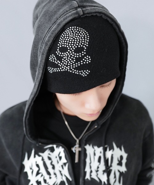 SPINNS（スピンズ）の「シングルニットビーニー/ストーン/クロススカル/Y2K・グランジ韓国（ニットキャップ/ビーニー・メンズ・その他/その他1・ONESIZE）」の2枚目の写真