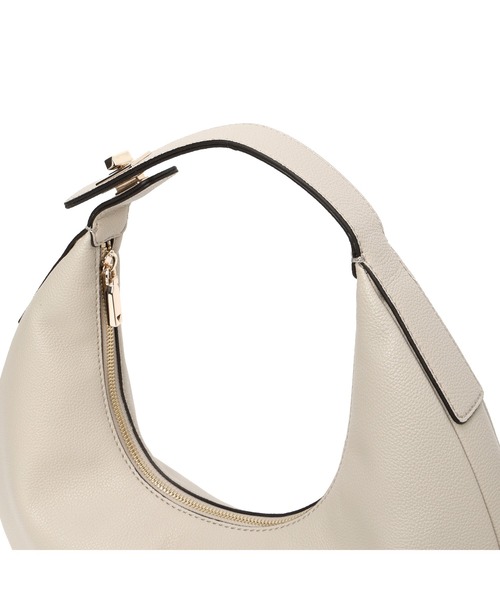 Guess（ゲス）の「EVIE Hobo ホーボーバッグ  （ハンドバッグ・レディース・ベージュ/ブラウン/ブラック・ONE SIZE）」の6枚目の写真