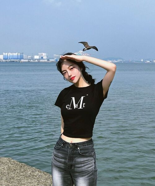 MUCENT（ムセント）の「メインシンボルシグネチャーロゴ半袖Tシャツ（4カラー）（Tシャツ/カットソー・レディース・ホワイト/ブラック/ライトピンク/レッド・SHORT/L/M/XL）」の14枚目の写真