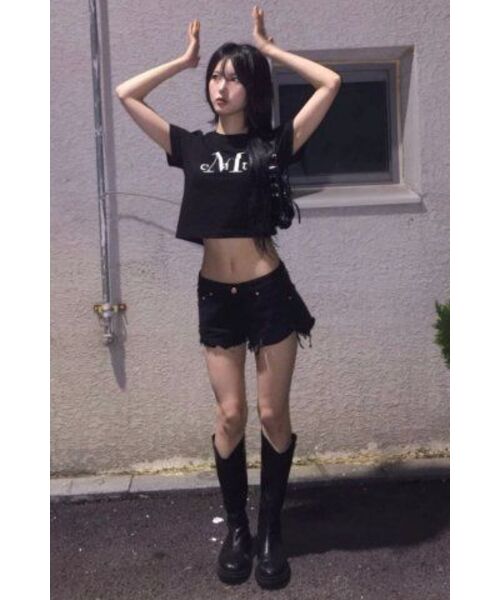 MUCENT（ムセント）の「メインシンボルシグネチャーロゴ半袖Tシャツ（4カラー）（Tシャツ/カットソー・レディース・ホワイト/ブラック/ライトピンク/レッド・SHORT/L/M/XL）」の6枚目の写真