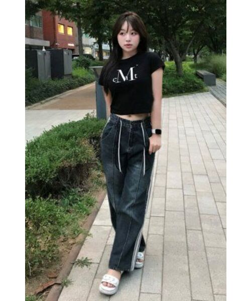 MUCENT（ムセント）の「メインシンボルシグネチャーロゴ半袖Tシャツ（4カラー）（Tシャツ/カットソー・レディース・ホワイト/ブラック/ライトピンク/レッド・SHORT/L/M/XL）」の5枚目の写真