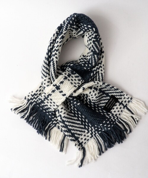 John branigan(ジョンブラニガン)の「【John Branigan/ジョン・ブラニガン】別注ニットクロスマフラー24(マフラー・メンズ・ブルー系その他6/ブルー系その他/ベージュ系その他/ホワイト系その他4/ブラック系その他/ブラウン系その他/ホワイト系その他2・FREE)」の2枚目の写真