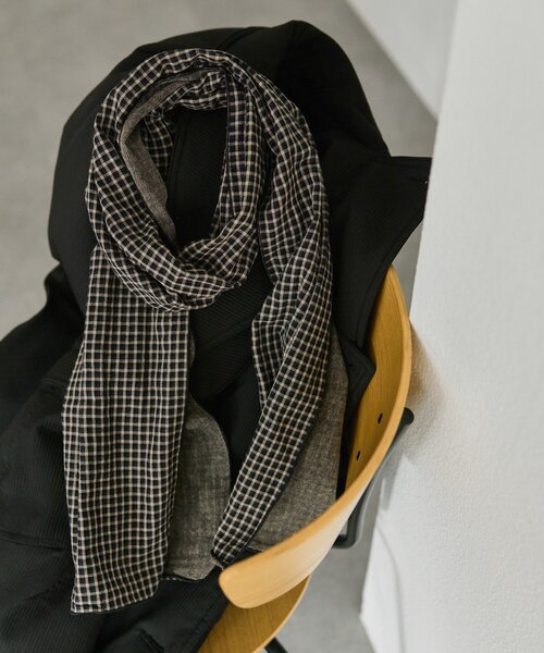 ear PAPILLONNER（イアパピヨネ）の「コットン格子柄ストール（ストール/ショール・レディース・ブラック・FREE）」の7枚目の写真